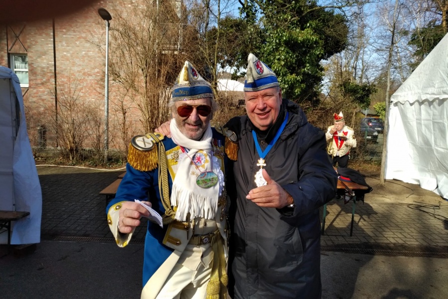 Präsident Heinz B. Nunnendorf und Dirk-Peter Sültenfuß beim Karnevalsbiwak noch vor den Corona-Einschränkungen.