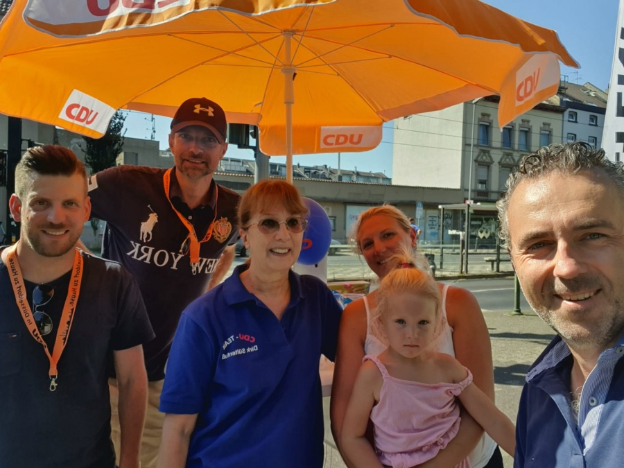 Infostand Samstag 08.08. bei 34 Grad trotzdem voller Einsatz